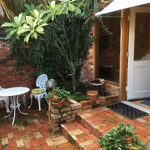 Gorgeous Studio 2 Minutes From The Heart Of Subiaco , Perth Australia